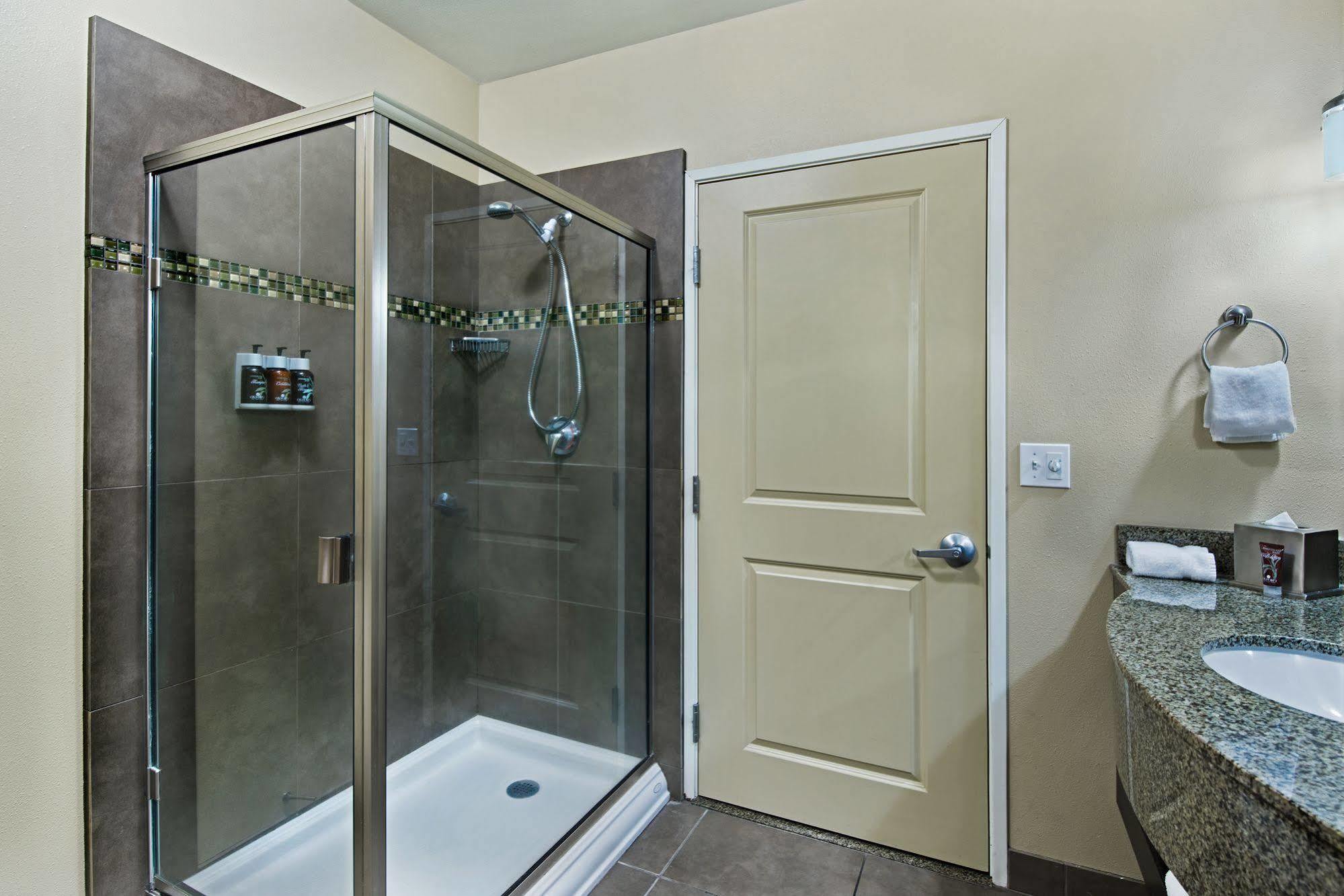Oxford Hotel Silverdale